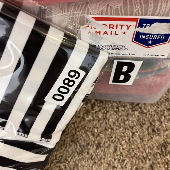 Lululemon Vinyasa Scarf Womens One Size Stripes Shawl Wrap Convertible Infinity - Picture 8 of 10